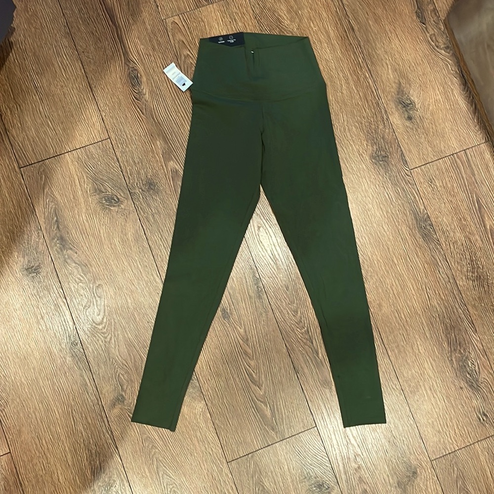Aritzia TNA Chill Atmosphere Hi-Rise 7/8 Legging